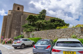 <center>Gassin.</center>L'église est située à l'entrée nord du village. Elle est construite sur les rochers ; de massifs contreforts soutiennent les murs et le chevet du bâtiment. Le jardin situé derrière le mur a servi de cimetière à la fin du XVIIIe siècle