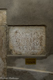 <center>Ville d'Hyères.</center>Qu(intus) Atilius Q(uinti) F(ilius) Prepon sibi et suis vivos F(ecit).
Quintus Atilius Prepon fils de Quintus a, de son vivant, construit ce tombeau pour lui et les siens.
