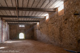 <center>Château de La Pascalette</center>Les caves à aménager en salles de réceptions. Dans cette cave il y avait plusieurs foudres de 7000 hl chacun. Le plus grand foudre au monde se situe à Thuir (Pyrénées-Orientales) il est la propriété de la cave Byrrh, et contient 10 002 hectolitres (on l'a visitée).