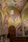 <center>Le monastère orthodoxe Saint Michel du Var</center>A gauche de l'entrée. L'archange Raphaël  conseille à Tobie de prendre le poisson qui va guérir de sa cécité son père, et Sara, sa future femme, tourmentée par sept démons. Encadrant la porte, l'archange Raphaël.