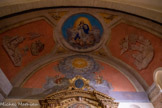 <center>L'Assomption de la vierge. </center>L'Assomption de la vierge est une copie interprétée d'une célèbre Assomption de Bartolomé Murillo (sévillan 1618-1682). Sous la voûte du chœur est représenté la vierge s'élevant dans le ciel dans une mandorle dorée, ont revêtu de vêtement blanc et bleu, entouré de putti. Dans les écoinçons encadrant un décor de gypserie en trompe-l’œil, on peut voir le symbole des quatre évangiles. A droite en haut, l’aigle de Saint Jean l'évangéliste, souvent appelé l’aigle de Patmos en référence à l'île de la mer Égée, lieu de son exil. En bas le lion de Saint-Marc.
À gauche, en haut, le bœuf de Saint Luc. En bas l’homme de Saint Matthieu. 
Tous ces attributs sonts représentés avec un livre symbole des Évangiles écrits par ces saints.
Sur l'abside à fond plat au-dessus du retable une nuée, de forme arrondie et parsemée de putti, accueille la colombe du Saint-Esprit dans un médaillon.
En-dessous, deux anges de biais, en prière et un genou à terre, flanquent un ange de face présentant un phylactère sur lequel est écrit en latin un extrait de l’Evangile de Matthieu (11.28) : Venite ad me omnes qui laboratis et onerat estis et ego reficiam.
Venez à moi, vous tous qui êtes fatigués et chargés, et je vous donnerai le repos.