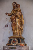 <center>Roquebrune-sur-Argens. </center>Au carmel, la dévotion à Marie se manifeste notamment par le port du Scapulaire de Notre-Dame du Mont Carmel, signe de consécration à Marie, qu’ils font connaître depuis leurs origines.
