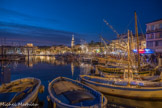 <center>Sanary.</center>Le port, le soir. Illuminations de fin d'année.