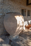 <center>Musée de Tauroetum</center>Ce dolium du Ier siècle, d’environ 1500 litres et d’un poids à vide de 430 à 500 kg, provient des travaux de construction de la villa Mazeric à la Madrague en 1934. D’après les relevés de l’époque, il faisait partie d’un ensemble formant un chai devant un mur de 70 m de long. Don de M. Mazery (Villa Neptos).