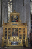 <center>Basilique de saint-Maximin.</center>Chapelle du Corpus Domini. L'autel fut tout d'abord sous le vocable de saint Maximin (1300), puis du Crucifix ou de la Passion (1500) et enfin du Corpus Domini (1650).
Le retable du Crucifix qui orne tout le fond de l'abside est la principale œuvre d'art de la Basilique. Il s'agit d'une peinture sur bois rappelant toutes les scènes de la Passion du Christ en 16 médaillons groupés autour d'un grand tableau central.