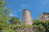 <center> Pontevès. </center> Une des tours du château.