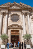 <center>Cathédrale Notre-Dame-de-la-Seds </center>Construite en 1696 sous l’épiscopat de Mgr de Chalucet, l’imposante façade témoigne d’une forte influence maniériste, avec son fronton brisé posé sur une corniche saillante surmontant un ordre colossal corinthien. Dégradée et mutilée pendant la Révolution, elle fut rétablie en son état actuel en 1816.