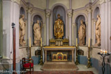 <center>Cathédrale Notre-Dame-de-la-Seds </center>La chapelle Saint Cyprien. Saint Cyprien, le saint patron de Toulon est au centre, entouré par deux évêques, à gauche saint Honorat, à droite saint Césaire. Au premier plan, deux martyrs, à gauche saint Mandrier, à droite saint Flavien, martyrisés ensemble. Ces cinq saints sont représentés chacun par une statue debout, en terre cuite peinte en couleur de pierre, mesurant 1,60 m de hauteur.