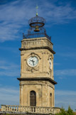 <center>La Tour de l'horloge</center>Depuis 1929, la cloche est posée sur un socle devant le bâtiment de l'Horloge. Très endommagée lors des bombardements de la Seconde Guerre mondiale, le campanile a été refait au début des années 1950. Une fausse cloche en bois est suspendue dans le campanile depuis 1954.