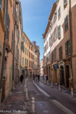 <center>Rue Vincent Courdouan</center>C'était autrefois une des artères les plus commerçantes de Toulon.