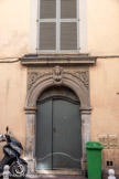<center>Rue Vincent Courdouan</center>Vincent Courdouan est né le 7 mars 1810 à Toulon, dans la rue qui porte aujourd'hui son nom et relie la porte d'Italie (place Armand Vallé) au cours Lafayette. Chef de file de l'école toulonnaise de peinture, son oeuvre est une véritable mémoire de notre région au XIXe siècle