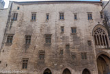 Palais des papes d'Avignon. La cour d'honneur.