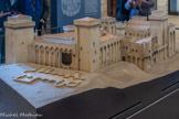 <center>Maquette du Palais des papes au XIVe siècle</center>Face nord.