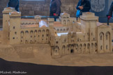 <center>Maquette du Palais des papes au XIVe siècle</center>Face ouest. Entrée du palais.
