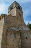 <center>La chapelle de la Madelène. <center> Les deux niveaux de la tour sont séparés par une moulure. Le premier niveau est du XIe s, le deuxième, en pierres appareillées, du XIIe s.