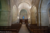 <center>Châteauneuf-du-Pape.</center> L'église Notre Dame de l'Assomption. De l'église primitive de style roman, il ne reste plus que les travées voûtées en plein cintre avec doubleaux. les deux nefsd latérales ont été ajoutées entre 1853 et 1859.