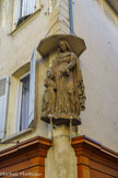 <center>Rue de la république.</center>Anne et Marie.
