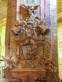 <center> La  cathédrale Notre-Dame-et-Saint-Véran</center> Le cénotaphe de l'évêque de Cavaillon Jean-Baptiste de Sade, œuvre du sculpteur Jean-Ange Maucord.