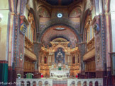 <center> La  cathédrale Notre-Dame-et-Saint-Véran</center> Un orgue factice, symétrique au précédent, est construit en 1683 par Esprit Grangier, fils de Barthélemy Grangier. L'orgue est reconstruit en 1966 par la Société Gonzalez sous la direction de Georges Danion, sur les plans de Maurice Duruflé.
