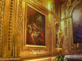 <center> La  cathédrale Notre-Dame-et-Saint-Véran</center>Chapelle César-de-Bus. Louis Parrocel, La Cène. Statue en bois doré du XVIIe siècle de Saint Jean-Baptiste.