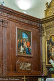 <center>Vacqueyras </center> Sur les côtés, inclus dans les boiseries du chœur, deux tableaux qui montrent la Vierge et les Rois Mages et la comète,