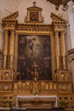 <center>La collégiale Saint-Sauveur. </center>Le retable en bois doré fut offert à la Collégiale par le doyen du Chapitre, Charles d’Inguimbert ; il a été mis en place en 1634. Il est architecturé à fronton triangulaire brisé, bois sculpté, doré.