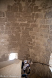 <center>Montélimar. Le château des Adhémar. </center> Donjon et tourelle d’escalier. La tour était un donjon avec une tourelle d'escalier desservant une grande salle au premier étage. Un escalier à vis hors œuvre dessert les trois niveaux de la tour maîtresse et le chemin de ronde.