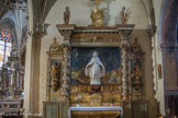 <center>L'église Saint-Nicolas. </center>La statue de la Vierge entourées de celles de St Crépin et St Crépinien.
