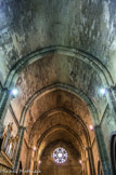 La sobre beauté de la nef est caractéristique des églises romanes de la région avec sa voûte en berceau brisé sur arc doubleaux retombant sur de simples pilastres à ressaut.