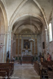 Église Notre-Dame-et-Saint-Christophe de Saint-Christol. <br> À l'intérieur, l'église est composée de deux vaisseaux distincts, l'un roman du XIIe, et l'autre gothiquedu XVIIe.