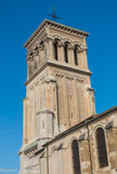 <center>La cathédrale Saint Apollinaire</center> Son clocher, qui menaçait ruine après avoir été de nouveau foudroyé, est remplacé au XIXe siècle. Cet étage très haut, aveugle, est orné de lésènes qui divisent chaque côté en trois et sont jointes par trois petites arcatures.