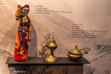 <center>Centre du Patrimoine Arménien </center> Une poupée d'ornement et deux brûle-encens.