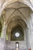 <center>La chartreuse du Val-de-Bénédiction </center> L'église (XIVe s.) est un édifice à nef unique séparée du choeur par un mur de clôture du XVIIe s. ; le vaisseau de dr., légèrement plus bas, a été divisé dès l'origine en trois chapelles par des murs pleins.