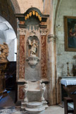 <center>L'église Notre-Dame </center>A dr., ancien siège abbatial de saint André, en marbre, bel ouvrage du XVIIe s.