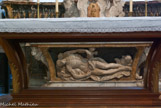 <center>L'église Notre-Dame </center>Le tombeau : sculpture magnifique d'un gisant descendu de la croix, sculpté par Antoine Duparc, la père de Françoise Duparc.